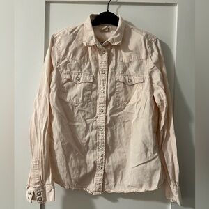Levi’s classic western shirt. Pale pink color. Worn twice. Excellent condition.